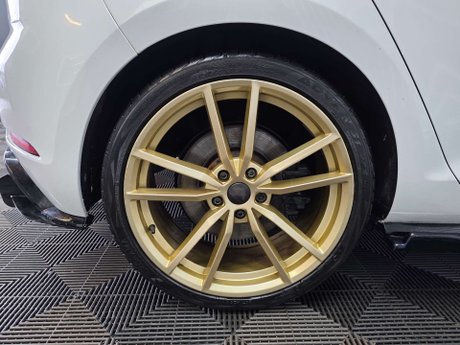 Volkswagen Golf 2.0 TSI R Hatchback 5dr Petrol DSG 4Motion Euro 6 (s/s) (310 ps) 29