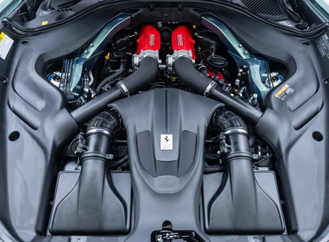 Ferrari Roma SPIDER 43