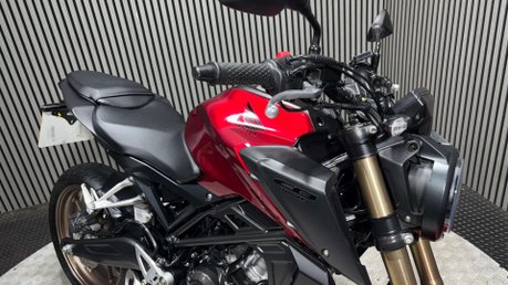 Honda CB 2024 ONLY 3K EXCELLENT CONDITION WARRANTY 125CC 16