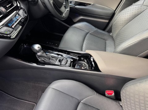 Toyota C-HR EXCEL 26