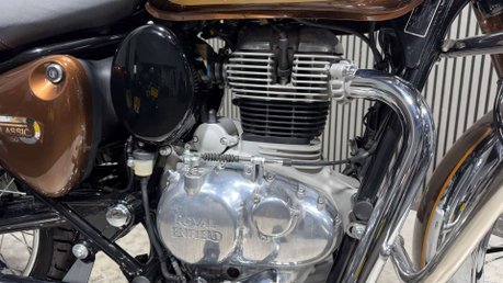Royal Enfield Classic 2023 LESS THAN 2K OUTSTANDING CONDITION PANNIERS SCREEN ETC 350CC 39