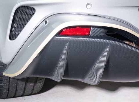 Aston Martin V12 Vantage 35