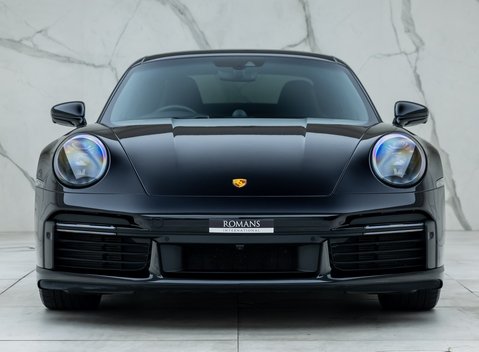 Porsche 911 Turbo S (992) 4
