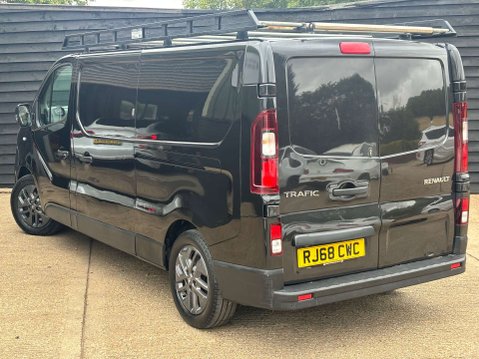 Renault Trafic 1.6 Trafic LL29 Sport Nav dCi 9