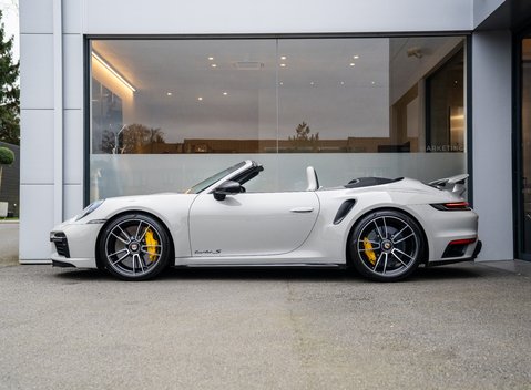 Porsche 911 Turbo S Cabriolet (992) 4