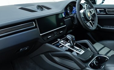 Porsche Cayenne GTS Coupé 16