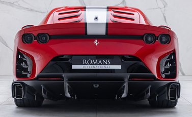 Ferrari 812 Competizione 5