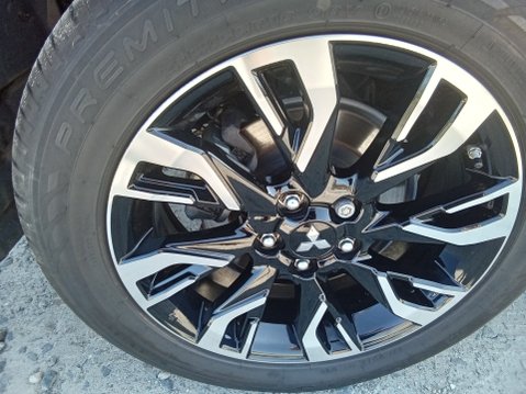 Mitsubishi Outlander 2.2D Ultimate SUV 5dr Diesel T-Tronic 4WD Euro 6 (181 ps) 11