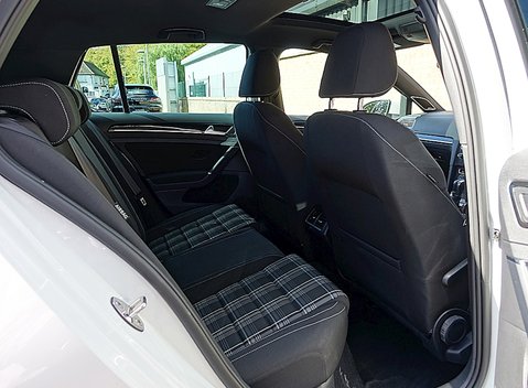 Volkswagen Golf GTD 2.0 TDi 13