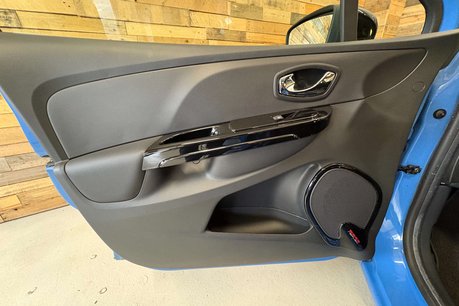 Renault Clio 0.9 TCe Dynamique MediaNav Hatchback 5dr Petrol Manual Euro 5 (s/s) (90 ps) 57