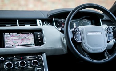 Land Rover Range Rover Sport SVR 16