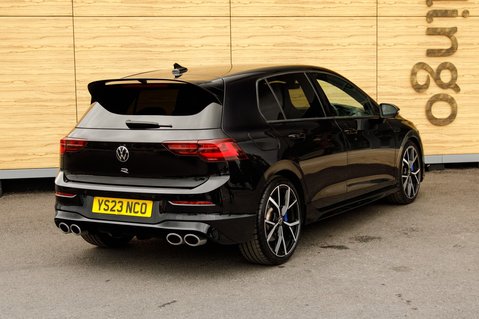 Volkswagen Golf R TSI 4MOTION DSG 2