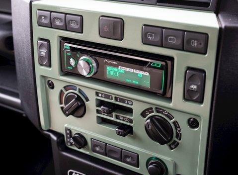 Land Rover Defender 110 Heritage Station Wagon 19