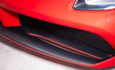 Ferrari 488 SPIDER 32