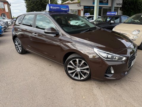 Hyundai i30 1.6 CRDi Blue Drive Premium Euro 6 (s/s) 5dr 9
