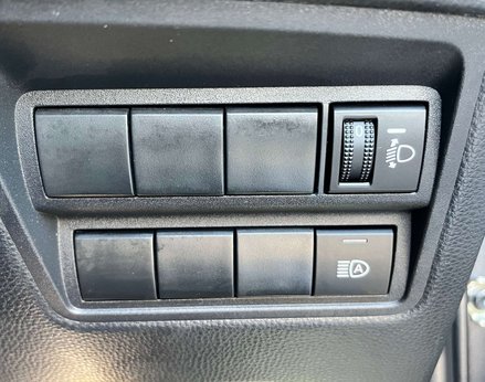 Toyota Yaris 1.5 Yaris Dynamic HEV CVT 5dr 61