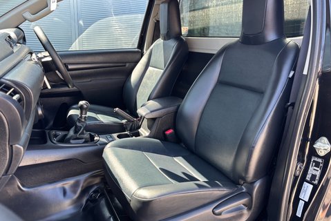 Toyota Hilux Active 4WD D-4D Single Cab Pickup - Gullwing Canopy 4