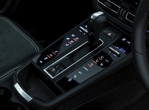 Porsche Macan GTS 21