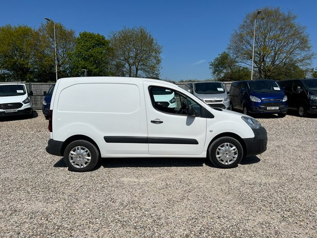 Peugeot Partner SWB L1H1 (SOLD) Low Roof Professional Air Con Sensors EURO 6 NO VAT 5