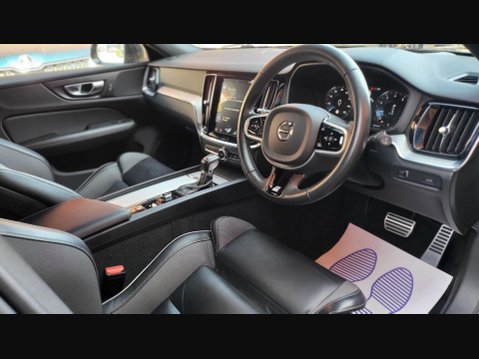 Volvo V60 T4 R-DESIGN PLUS 12