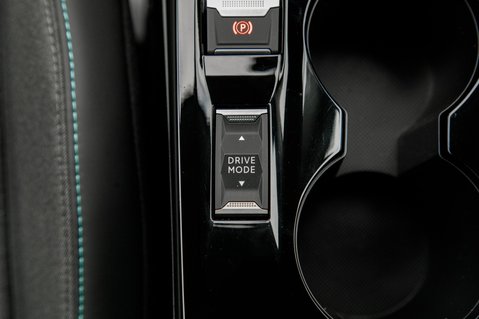 Peugeot 208 PURETECH ALLURE PREMIUM PLUS S/S 32