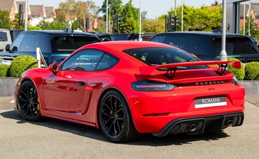 Porsche Cayman GT4 (718) 4