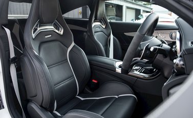 Mercedes-Benz C Class C63 S Coupe 11