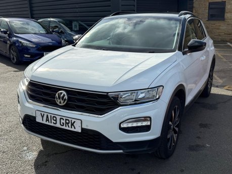 Volkswagen T-Roc DESIGN TSI 5