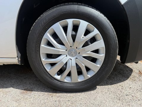 Peugeot Partner BLUEHDI PROFESSIONAL L1 13