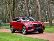 Jaguar F-Pace R-DYNAMIC BLACK 6