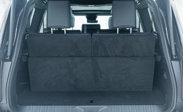 Toyota Land Cruiser Invincible 52