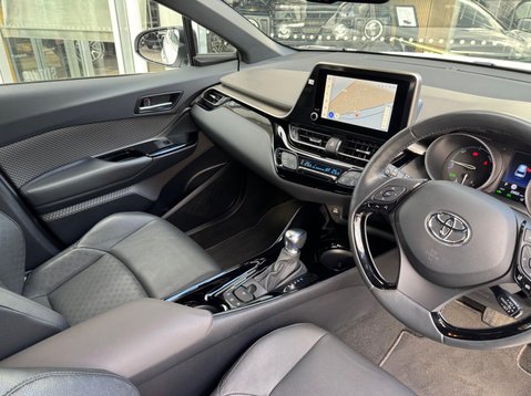 Toyota C-HR EXCEL 12