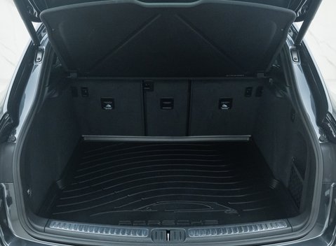 Porsche Macan TURBO 41