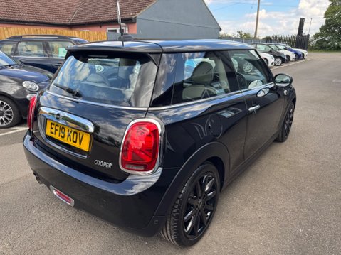 Mini Hatch COOPER EXCLUSIVE 2