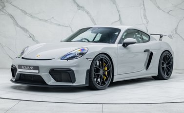 Porsche Cayman GT4 718 1