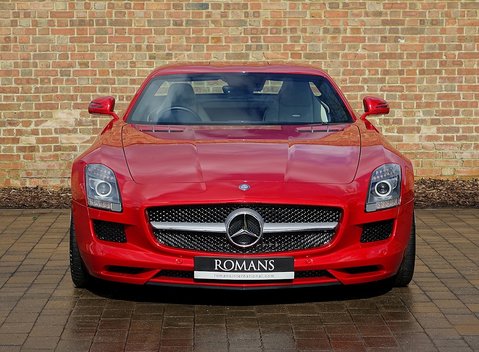 Mercedes-Benz SLS AMG 2
