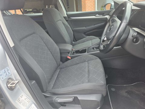 Volkswagen Golf 1.5 Golf Life TSi 5dr 44