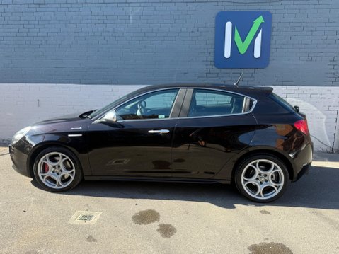 Alfa Romeo Giulietta 1.6 JTDM-2 Sportiva Euro 5 (s/s) 5dr 5