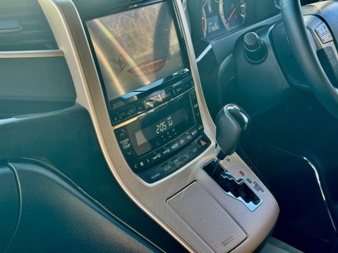 Toyota Vellfire GOLDEN EYES II V6 14