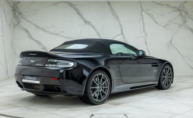 Aston Martin V12 Vantage S Roadster 6