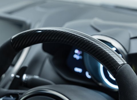 Aston Martin DBS Superleggera 14