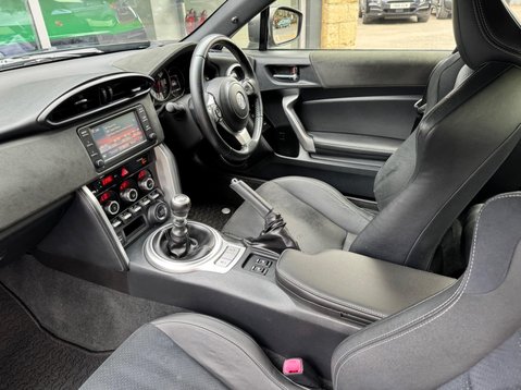 Toyota GT86 D-4S PRO 38