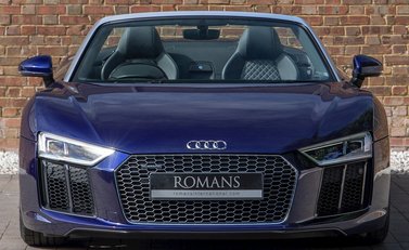 Audi R8 V10 Spyder 4