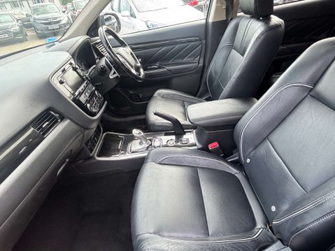 Mitsubishi Outlander 2.0h 12kWh GX4h SUV 5dr Petrol Plug-in Hybrid CVT 4WD Euro 6 (s/s) (200 ps) 30