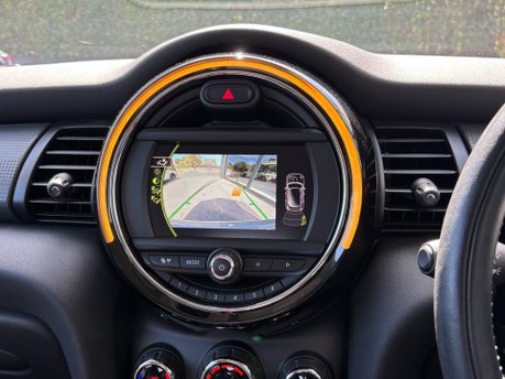 Mini Hatch Cooper 1.5 Petrol Automatic Pepper / Media 5 door - SAT NAV - REAR CAMERA 13