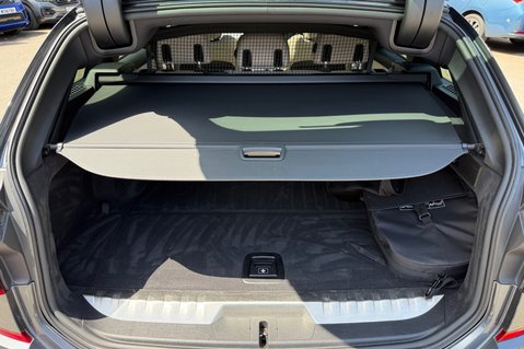 BMW 3 Series 330E M SPORT -PAN ROOF -M PRO PACK -OYSTER LEATHER -ONE OWNER -FBMWSH 53