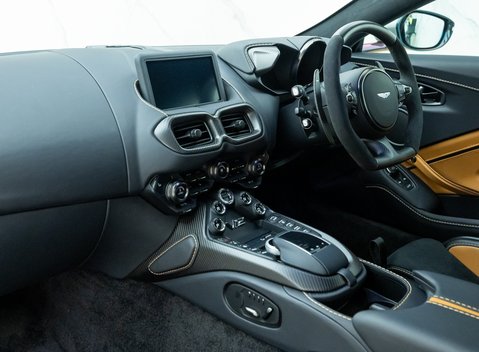 Aston Martin V12 Vantage 16