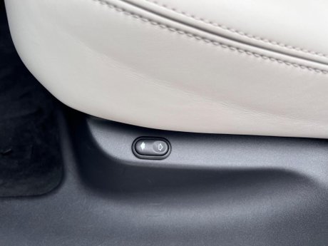 Land Rover Range Rover Velar 2.0 D240 R-Dynamic HSE Auto 4WD Euro 6 (s/s) 5dr 56