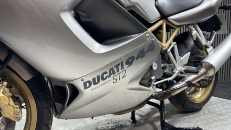 Ducati ST2 944 1998 37K MOT JULY 2027 PANNIERS VERY CLEAN TOURER 28