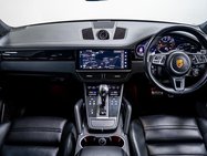 Porsche Cayenne 4.0T V8 GPF Turbo SUV 5dr Petrol TiptronicS 4WD Euro 6 (s/s) (550 ps) 7